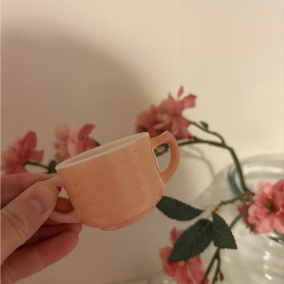 Hazel Atlas Elegant Pink Tea Set - Picture 3 of 6